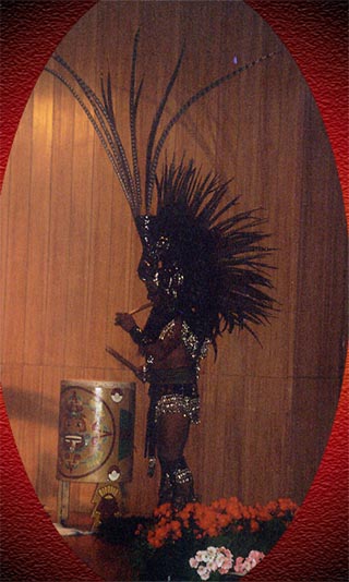 aztecs3.jpg (44176 octets)