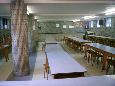 Cafetaria, it seems like the same smell is still hanging there