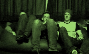 groupknees.jpg (47279 bytes)