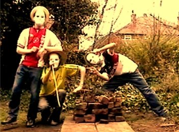 roundfire2.jpg (34620 bytes)