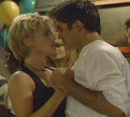 lsdance3.jpg - 7740 Bytes