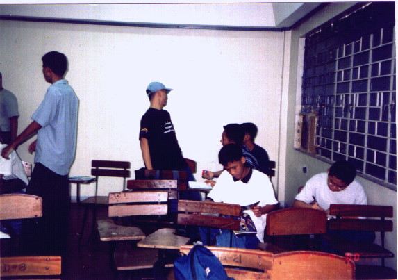 class2.JPG (74300 bytes)