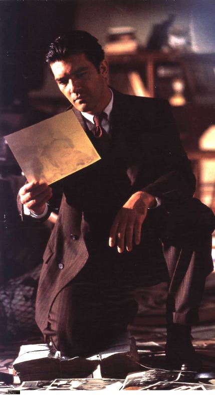 Turn a blind, Evita...