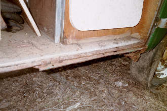 corner post cargo doors and floor