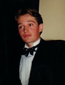  wat een big smile heeft deze jongen... 