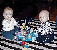 Calle och Edwin , ca 9 m&aring;nader.