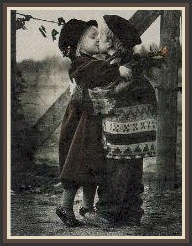 kiss2.gif (40494 bytes)