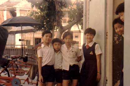 Why couldn't they stand properly in front of the camera...?