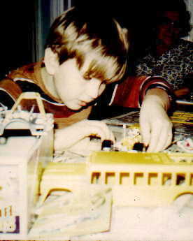 scoolbus-1.jpg (13755 bytes)