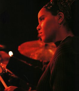 female drummers