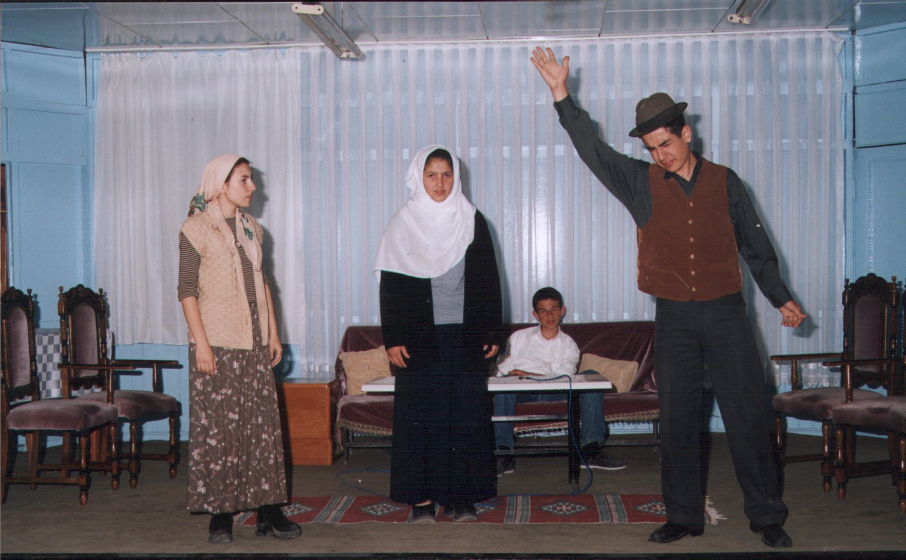 piyes3.jpg (295049 bytes)