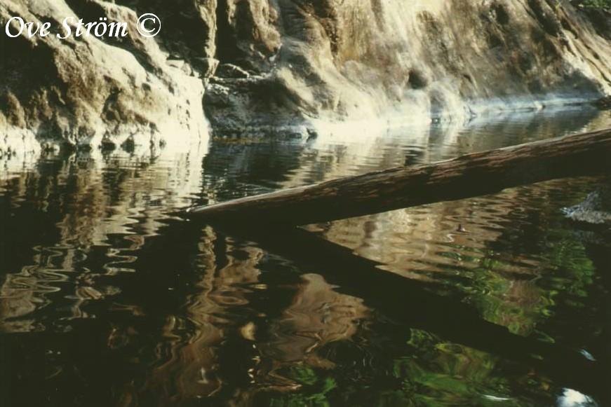 Den lilla 'sj�n' nedanf�r vattenfallet Khlong Phu - Foto: Ove Str�m