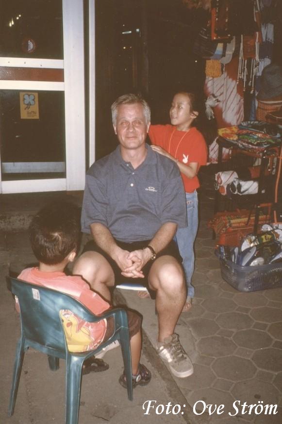 Hasse leker fris�rkund - Foto: Ove Str�m