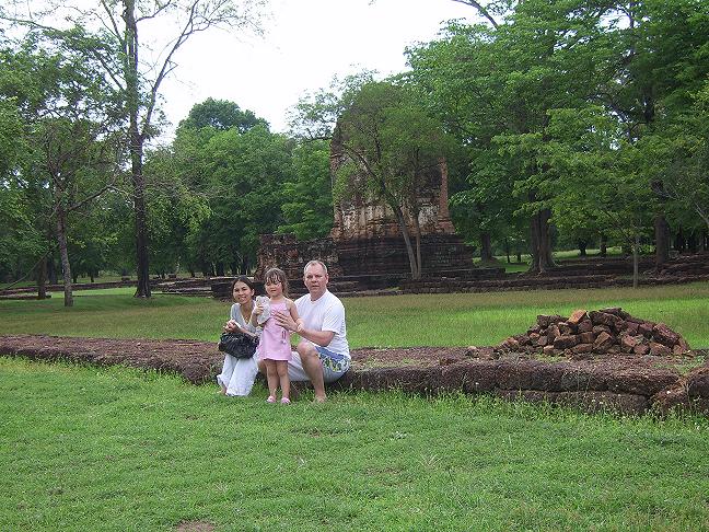 Hela familjen i Sri Thep Historical Park