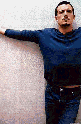 WAIT FOR ANIMATED NON-BLONDES TO LOAD...