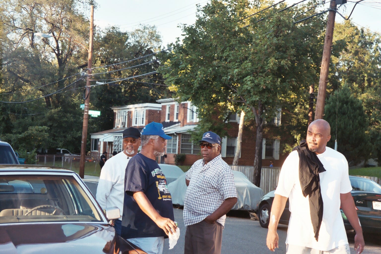 Dr. P, 099 and 800 hanging out at the picnic