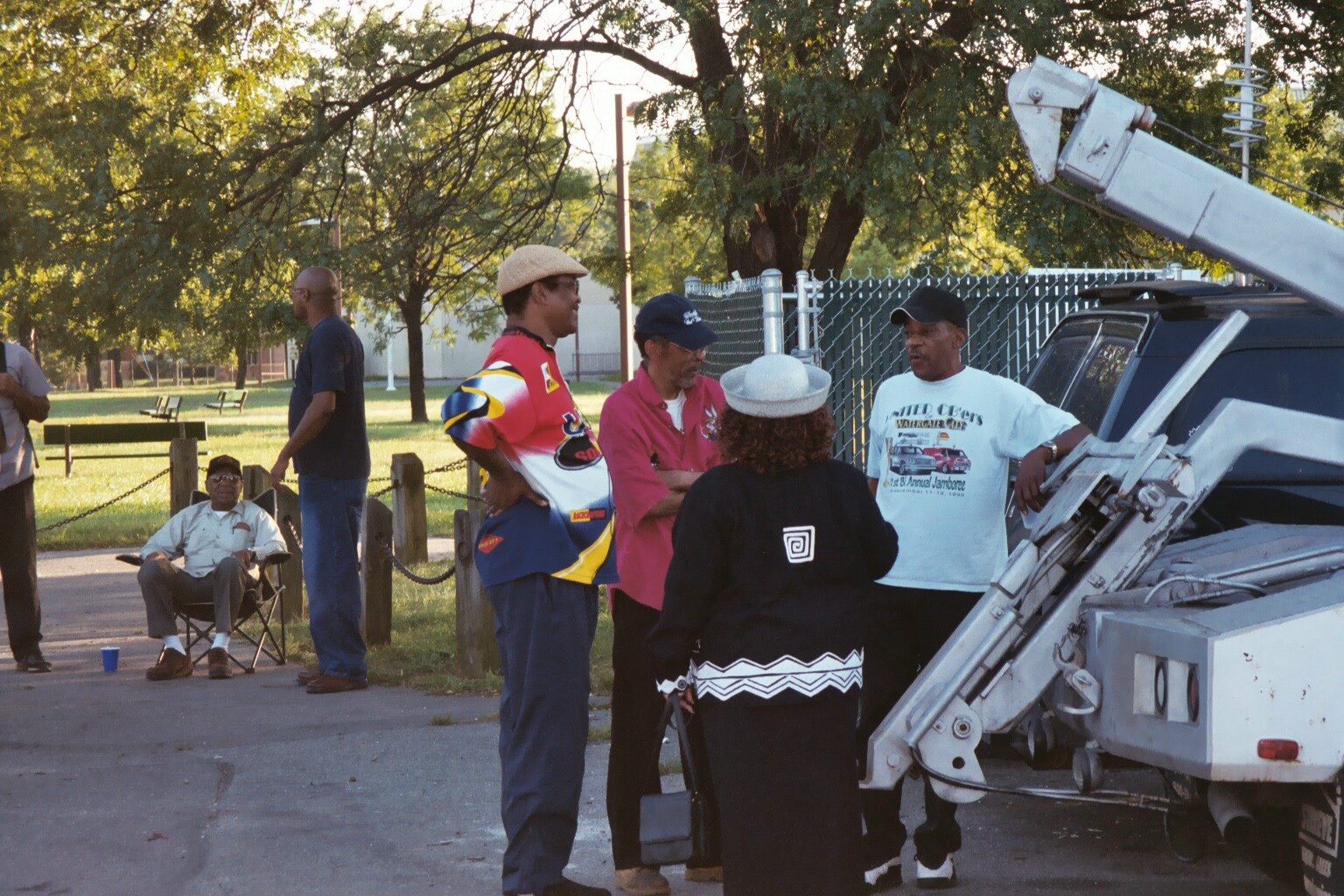 Conversation at the picnic