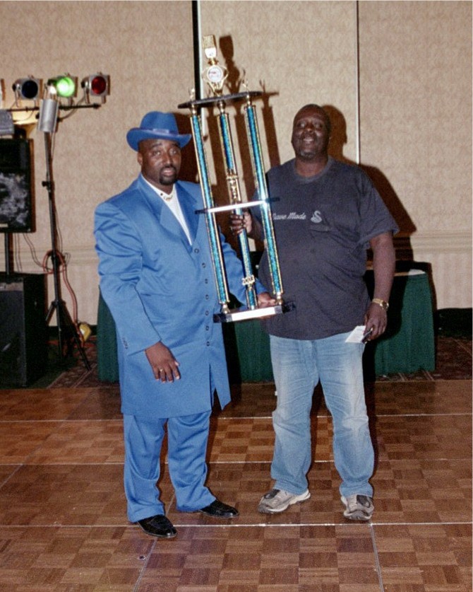 Mule Head accepting trophy