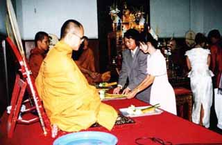 ทำบุญเลี้ยงพระที่ ร.พ.สงฆ์