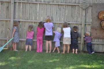 kids at fence