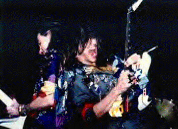 He Mir, oh so good, hes so good he plays g-syth, hey a-amir, hey a-mir