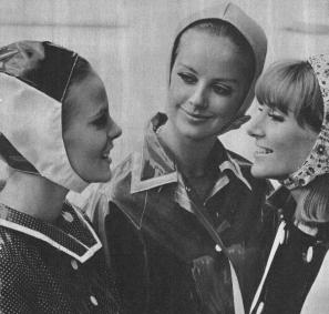 hat2.JPG (14829 bytes)