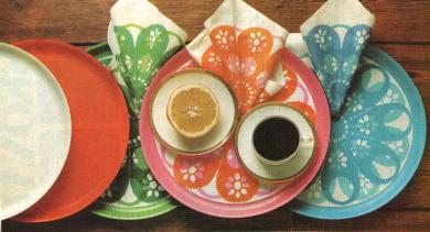 trays.JPG (18989 bytes)