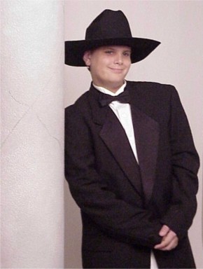 danglam.jpg (23801 bytes)