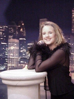 lindsglam.jpg (26323 bytes)