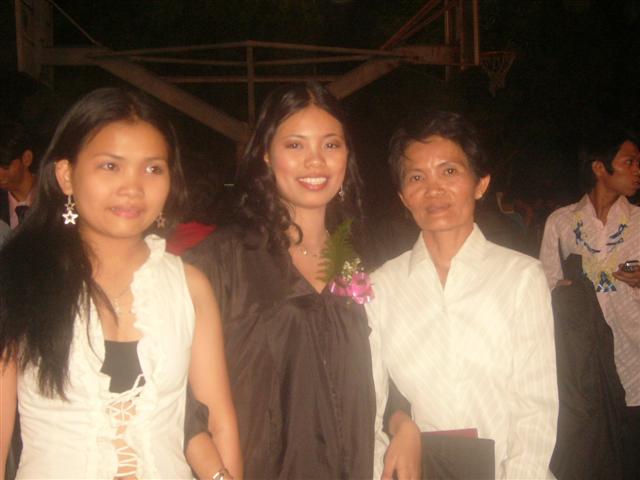 cynthia, mom, sis