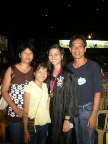 jhellody with family