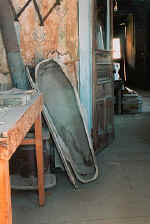coffin1.jpg (29583 bytes)