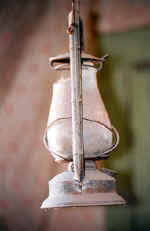 lantern.jpg (17995 bytes)
