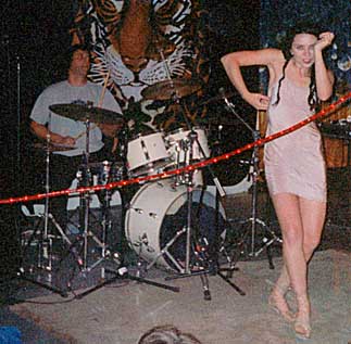 Drums & Machines w/ Shan Monster:
photographic evidence that there was 
indeed someone drumming that night