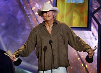 Alan Jackson receiving ACM Award