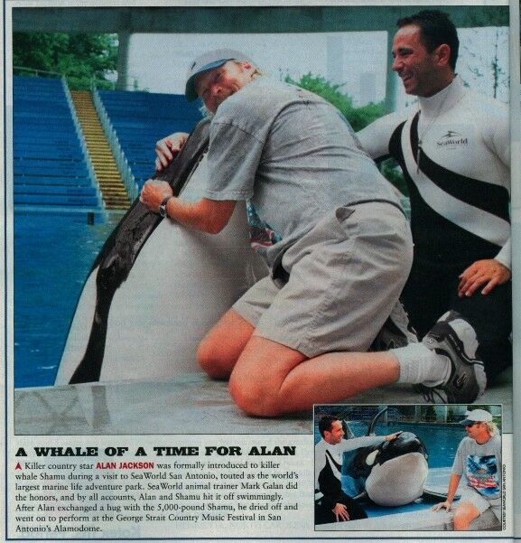 Shamu kissing Alan