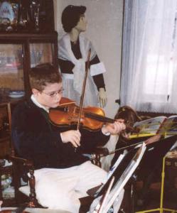 Steve Kasubaski playing the Civil War violin