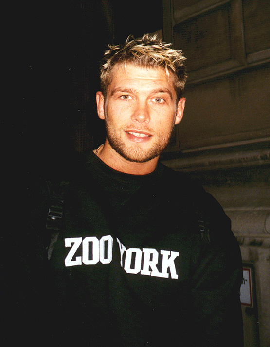 This is one of my FAVOURITE pics of him. Perfection!