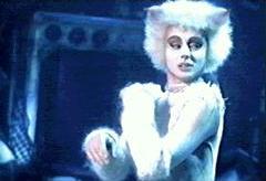 Phyllida as Victoria