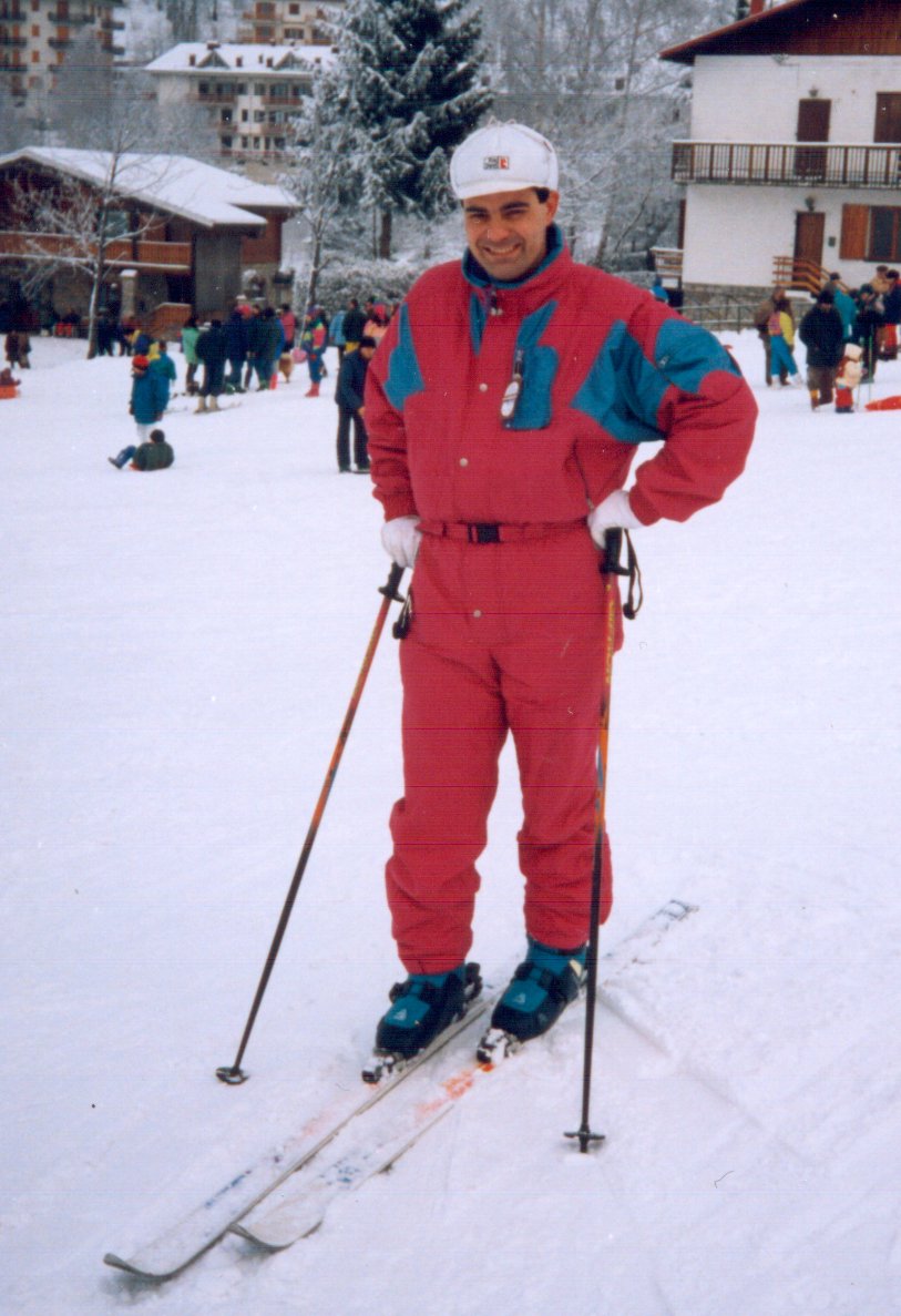 FILIPPO SUGLI SCI.JPG (147287 byte)