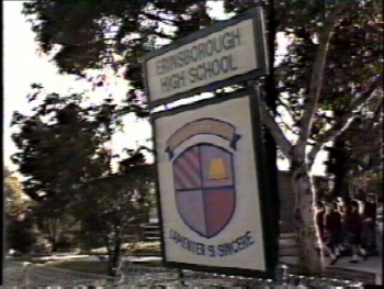 Erinsbourough-School-sign