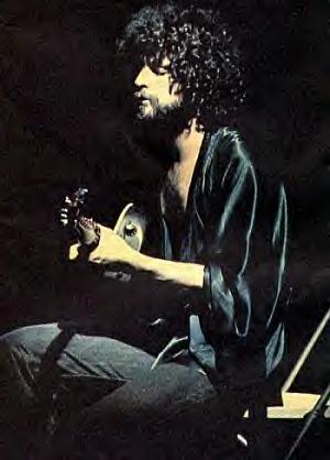 Lindsey in his beautiful Rumours shirt.