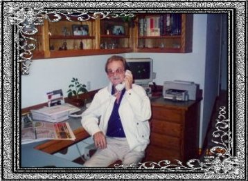 Talking on the phone at home in Cali