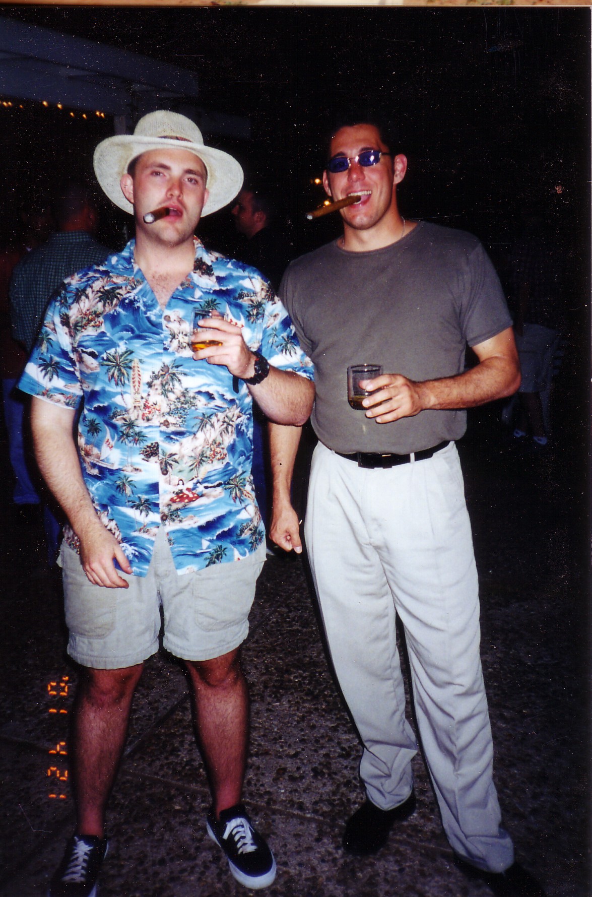 meandan.jpg (497625 bytes)