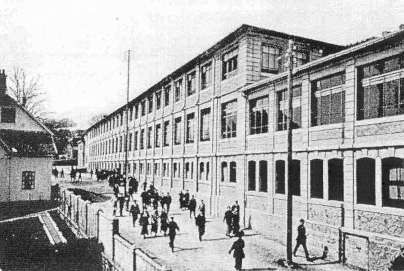 L'usine  son emplacement actuel