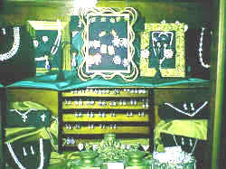 Jewls.jpg (119838 bytes)