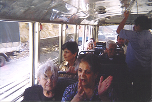 autocar1.jpg (77623 bytes)