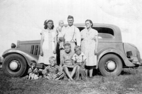 In all, Earl and Effie had 12 kids. As you can see, Effie was very tired and pregnant with Lloyd Berry.