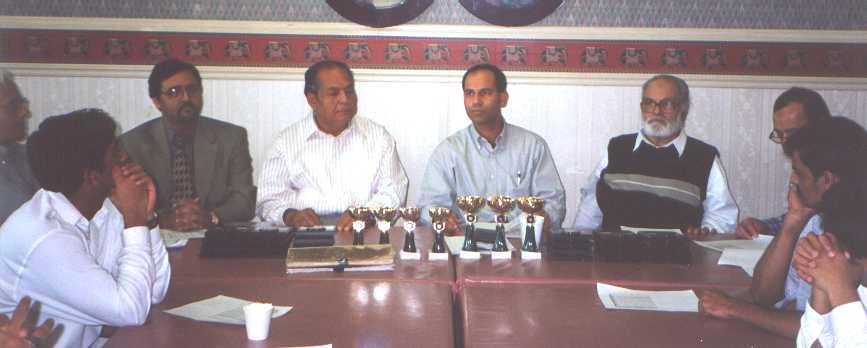 /nt/chawks/banquetpresentation1.jpg (30545 bytes)