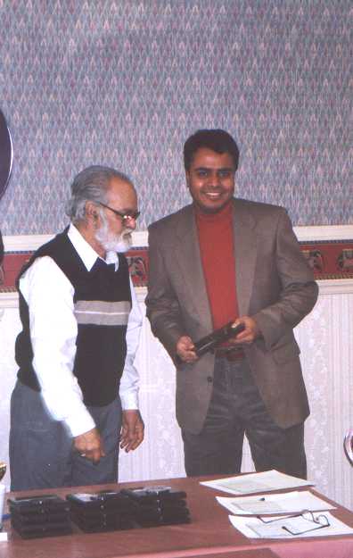 /nt/chawks/mohsinaward1.jpg (27595 bytes)